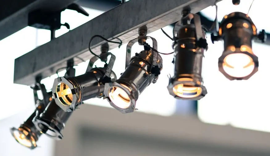 ODM vs OEM LED Lighting: Which One Is Right for Your Brand?