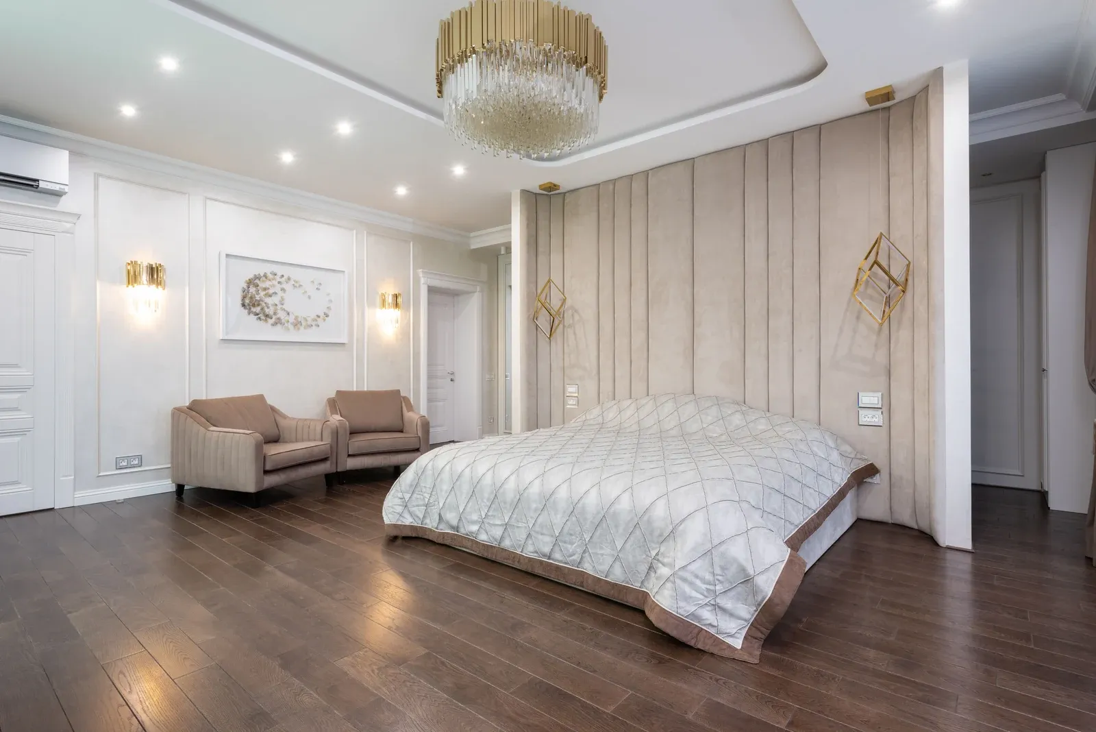 Luxury bedroom ceiling with recessed downlights and a pendant, a residential scheme where CCT, CRI and beam angle are the variables buyers specify