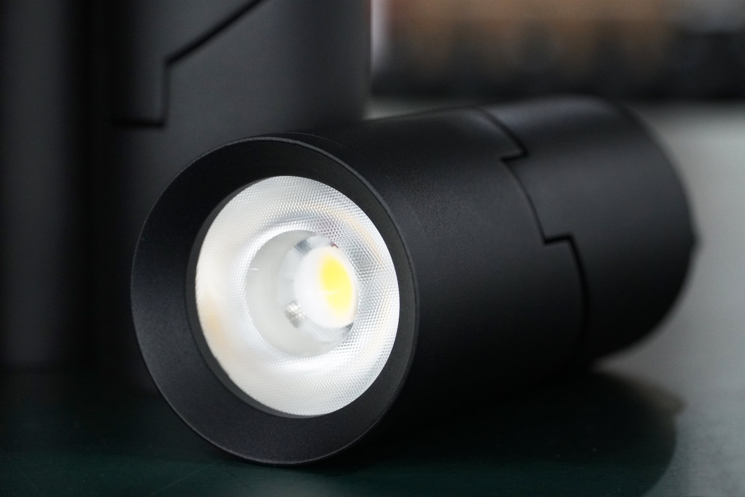 FLEX Track Light Angle