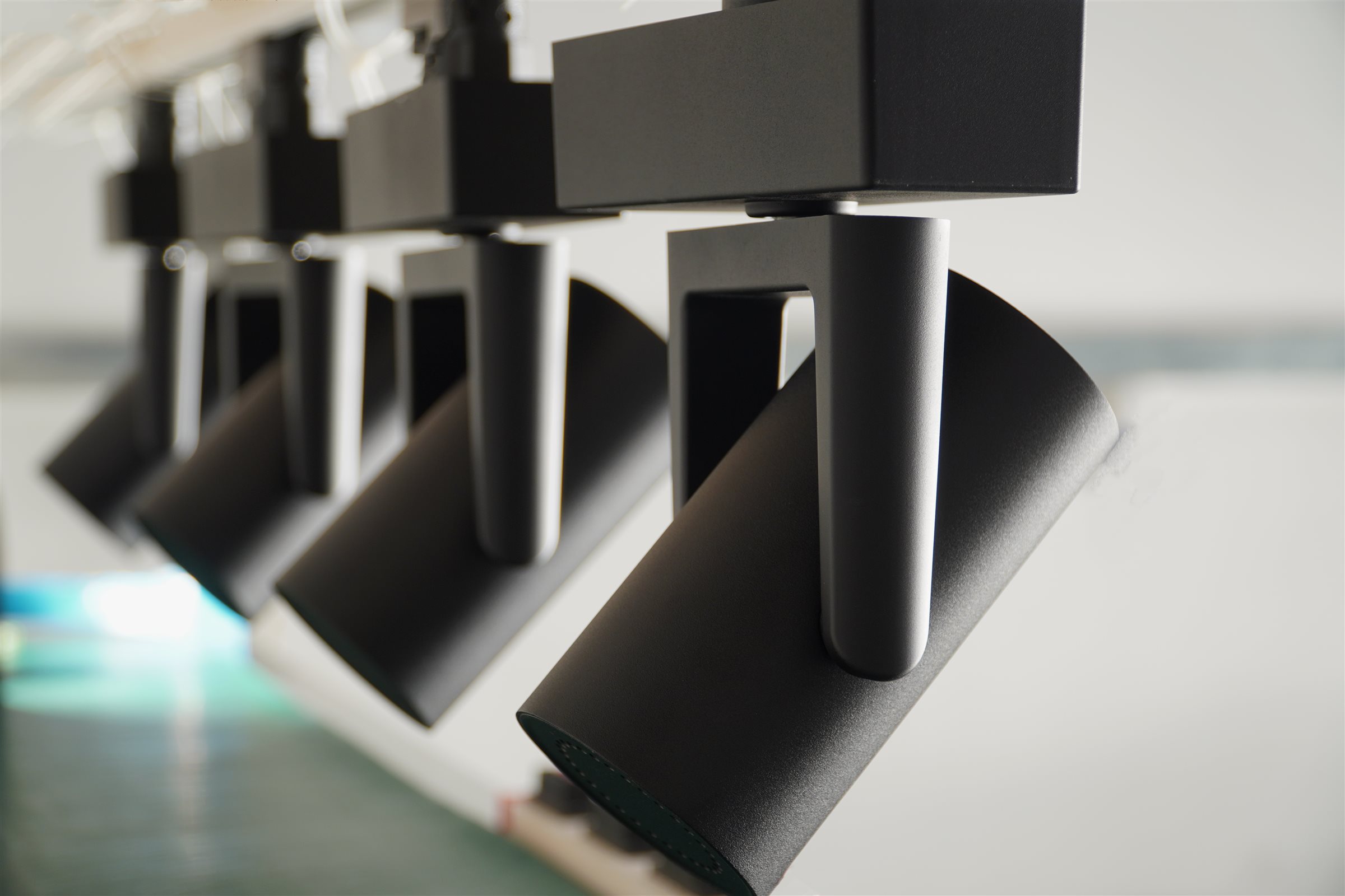 MOVIA Motorized Light Angle